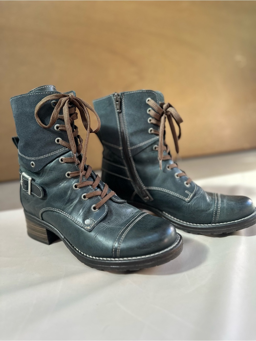 Taos navy blue Lace-Up Leather Ankle Boots with Brown Laces